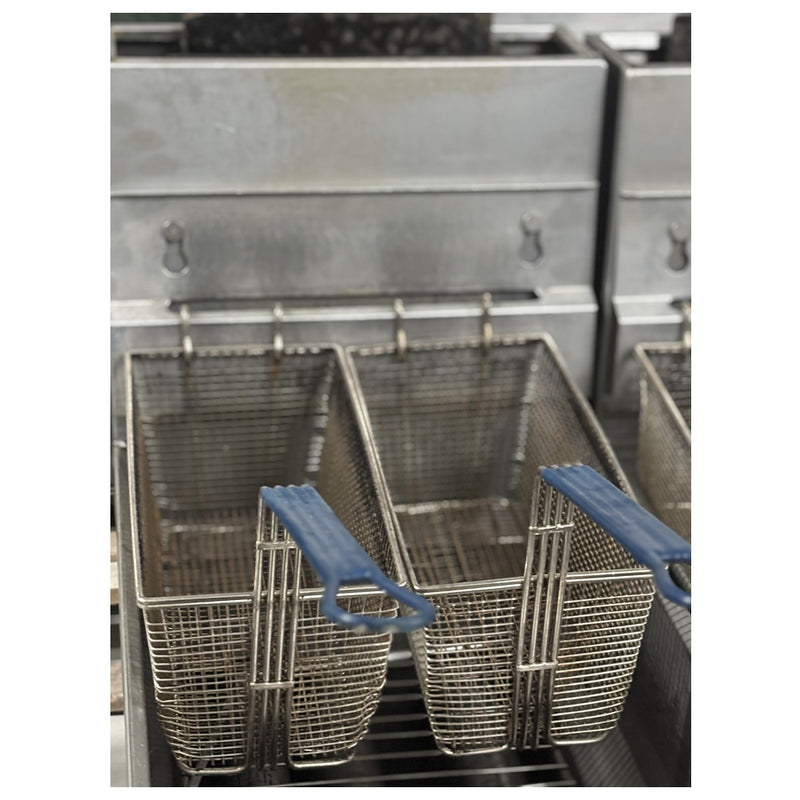 Pitco 40C+ 40 Lb Floor Tube Fired Natural Gas Fryer Used FOR02313