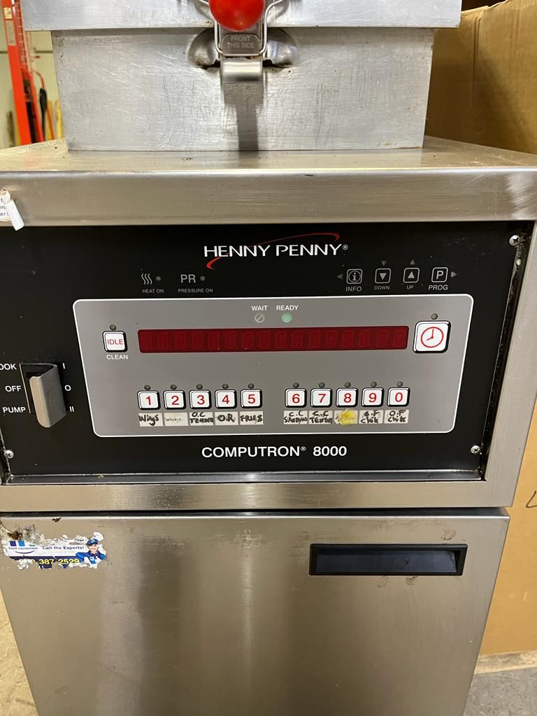 COMPUTRON 8000 USED Henny Penny Pressure Gas Fryer FOR01735