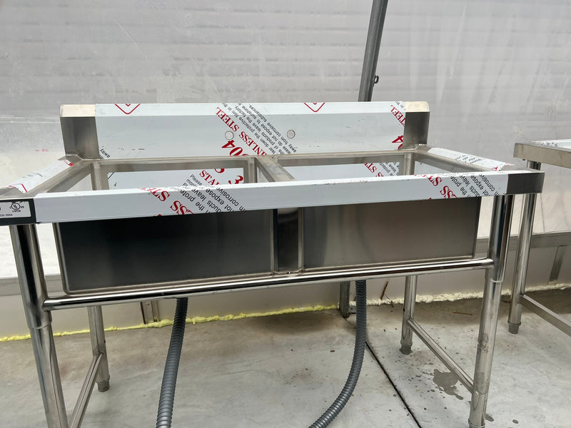 47'' CHEF Two Tub Sink with Centre Draina & No Drainboard CH-2004